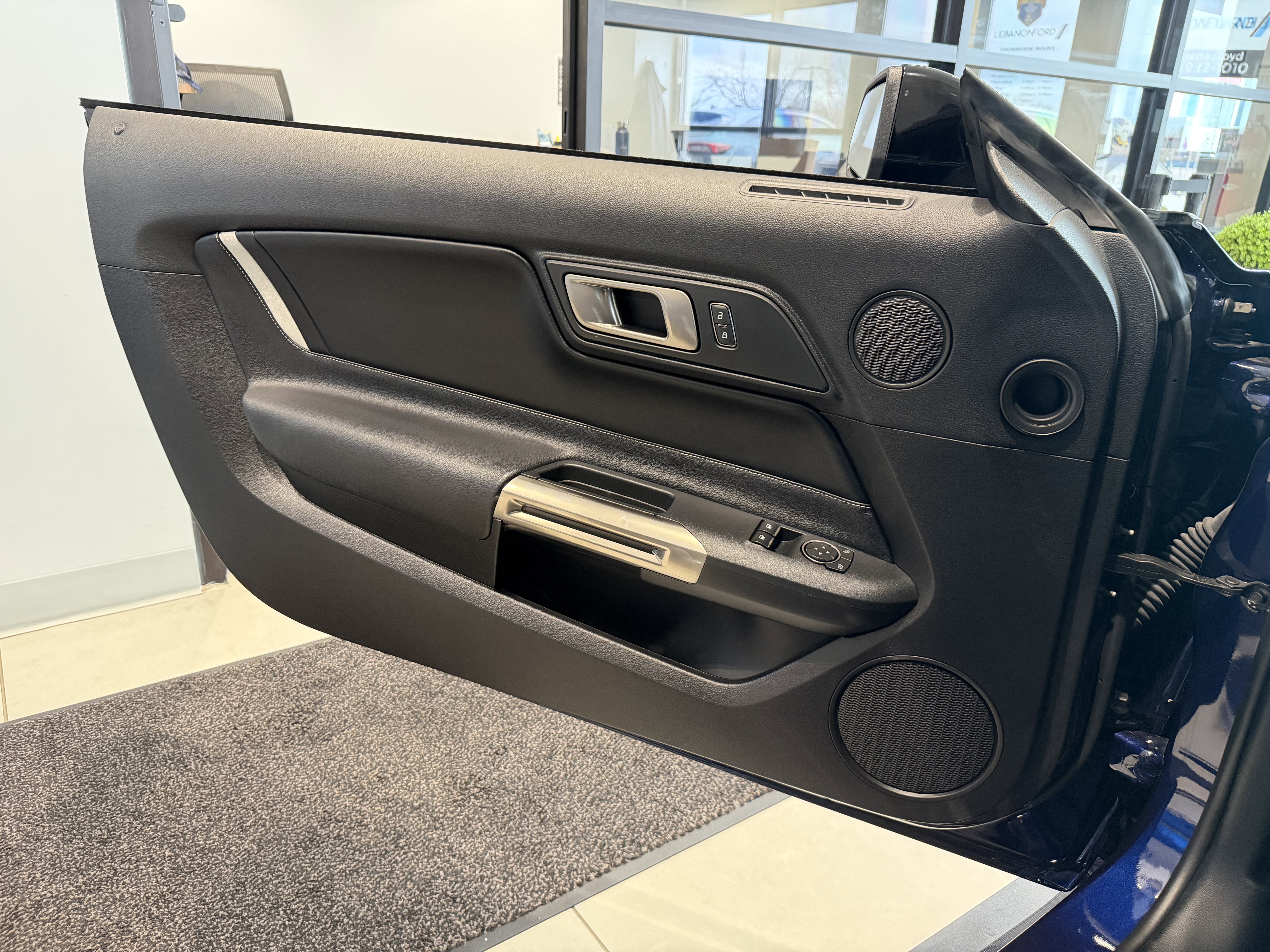 Used 2020 Ford Mustang Shelby GT500 w/ Carbon Fiber Track Pack image 17