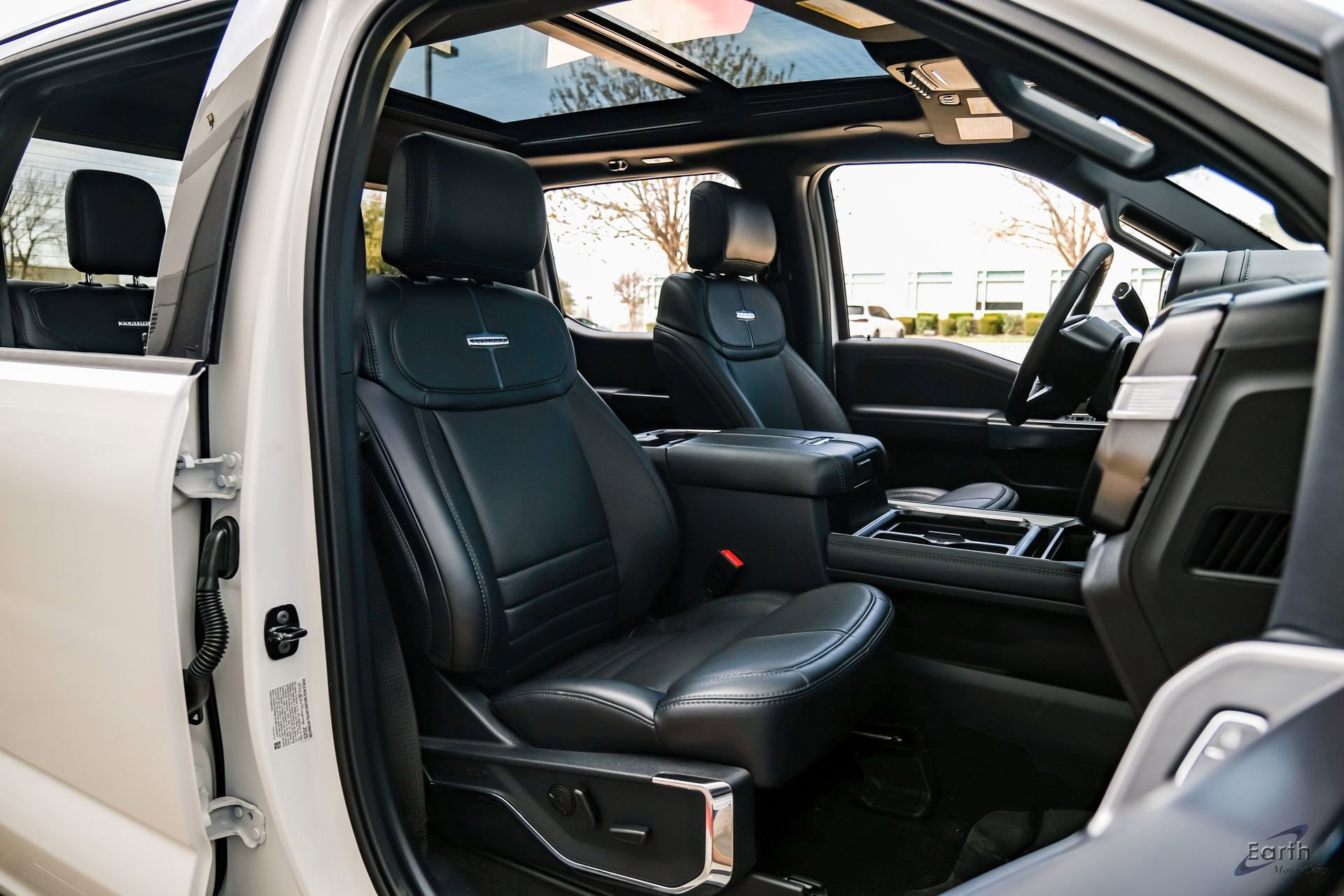 Used 2026 Ford F450 Platinum w/ FX4 Off-Road Package image 54