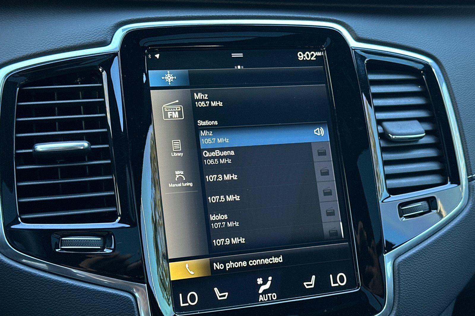 Used 2022 Volvo XC90 T8 R-Design w/ Advanced Package image 19