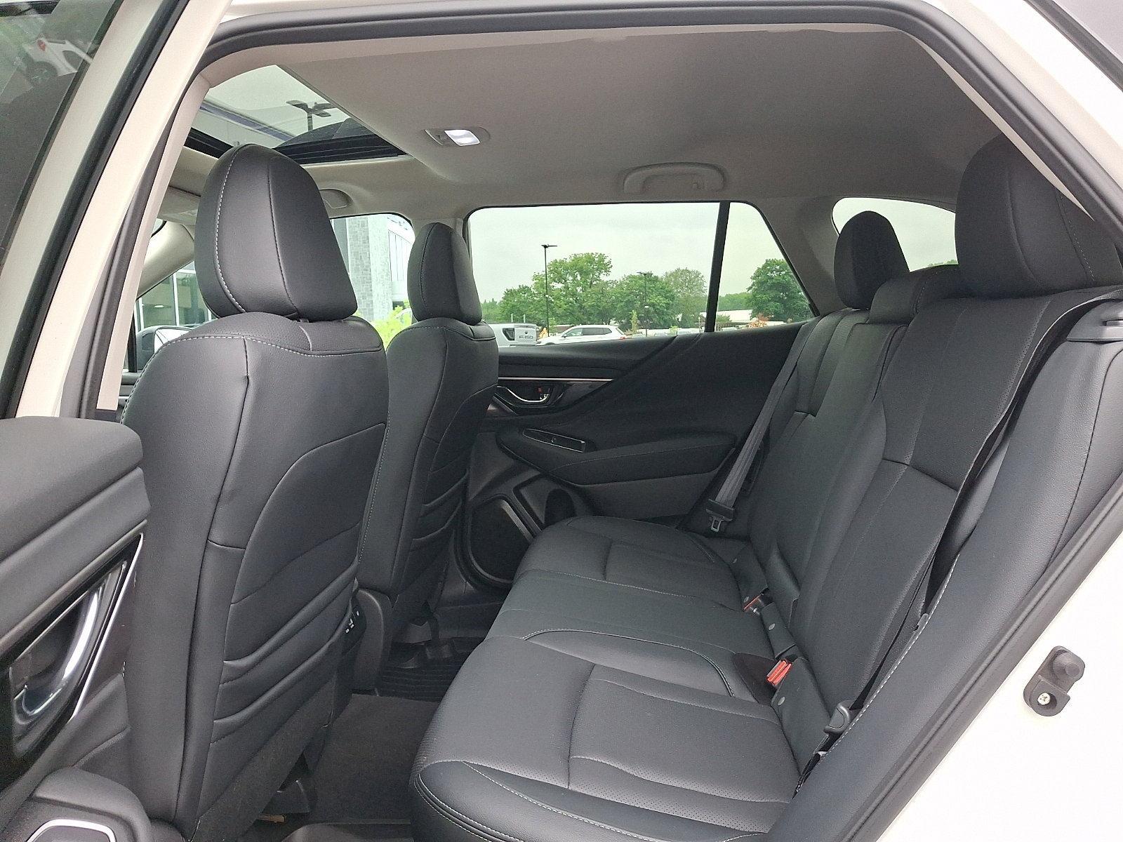 Certified 2023 Subaru Outback Limited AWD/4WD image 11