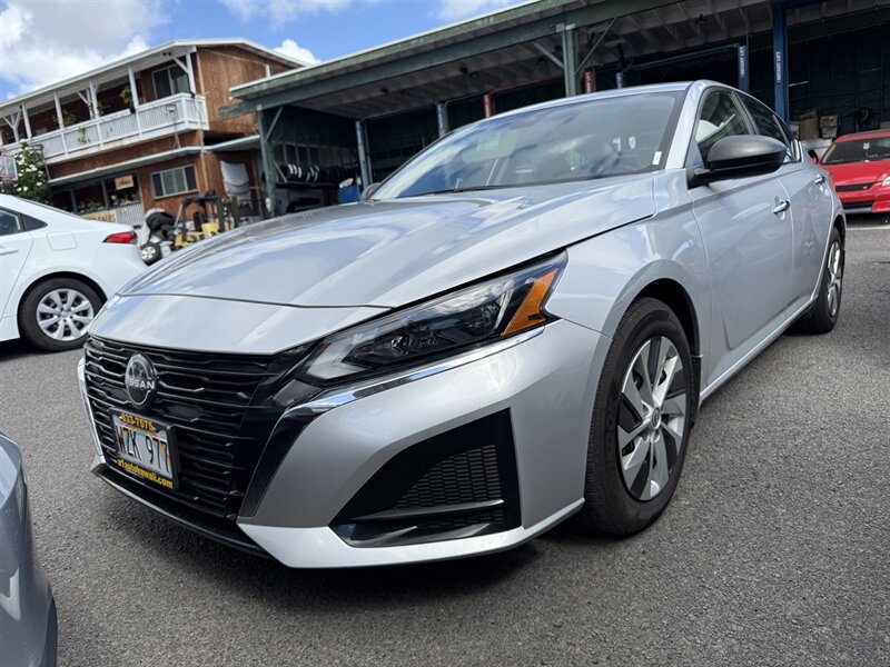 Used 2024 Nissan Altima 2.5 S FWD image 1