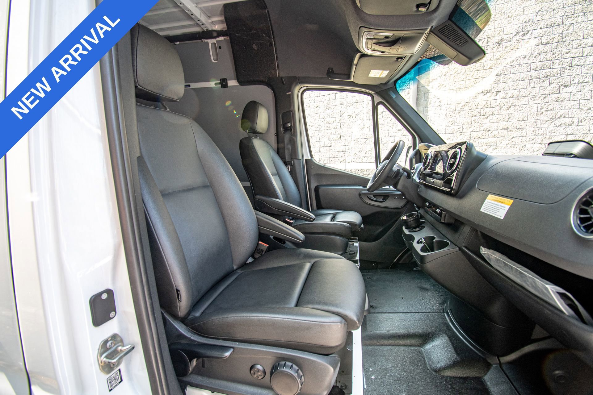 Used 2025 Mercedes-Benz Sprinter 2500 image 10