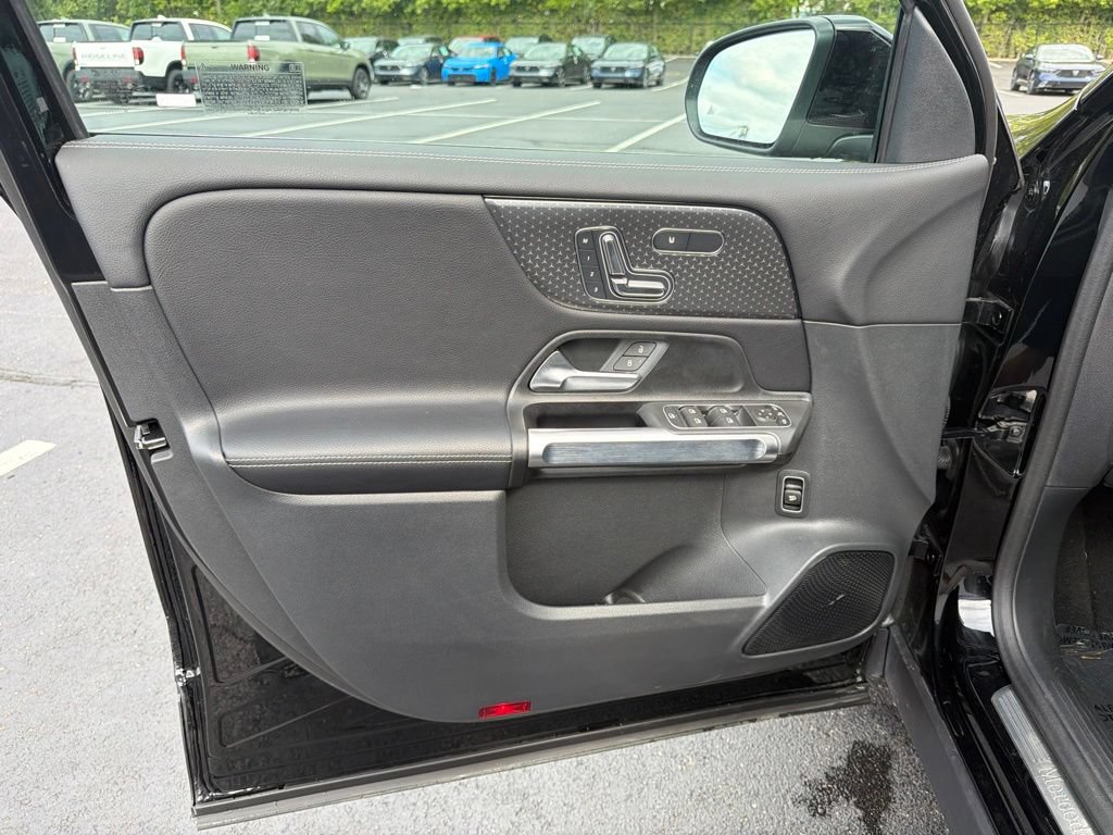 Used 2026 Mercedes-Benz GLB 250 4MATIC image 18