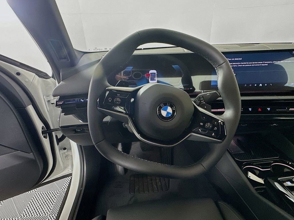 New 2026 BMW 530i xDrive image 14