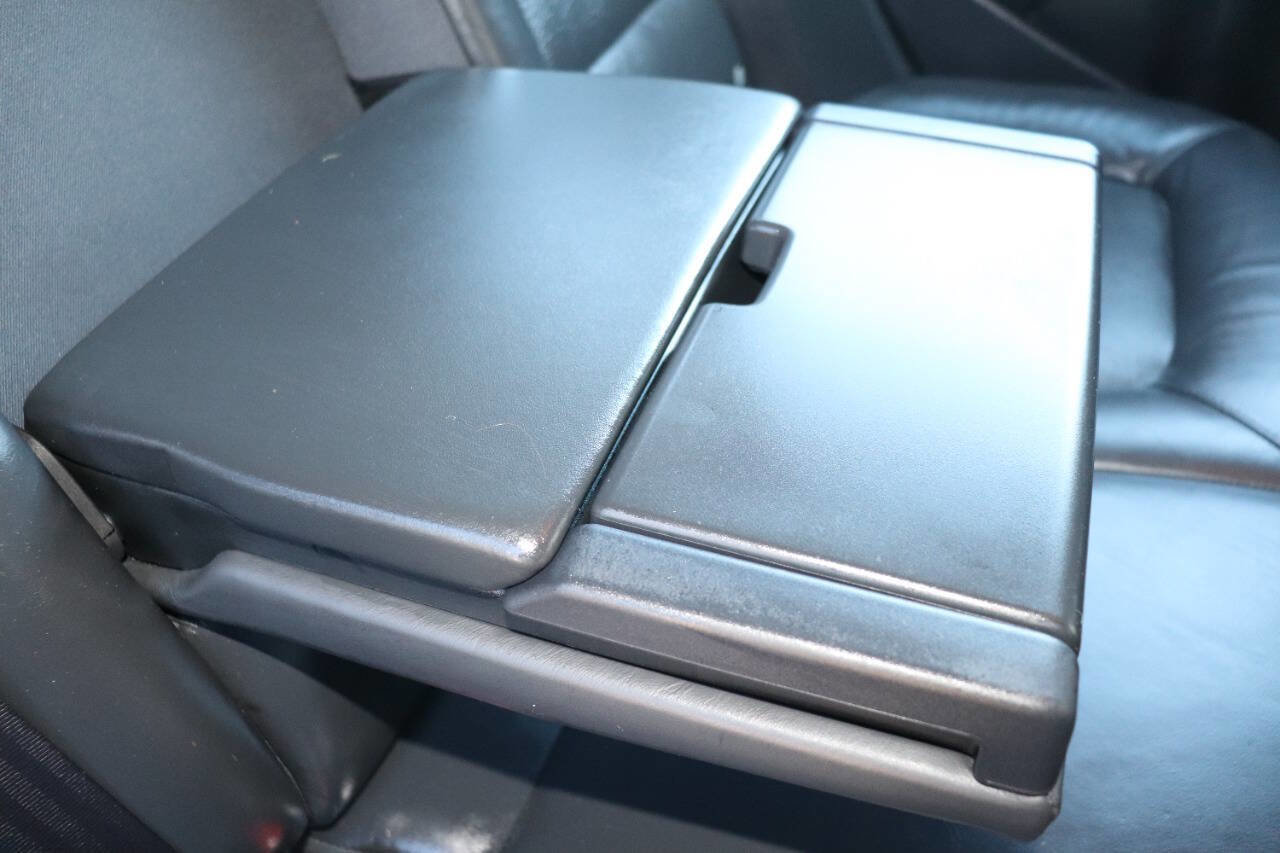 Used 2010 Volvo XC70 3.2 image 46