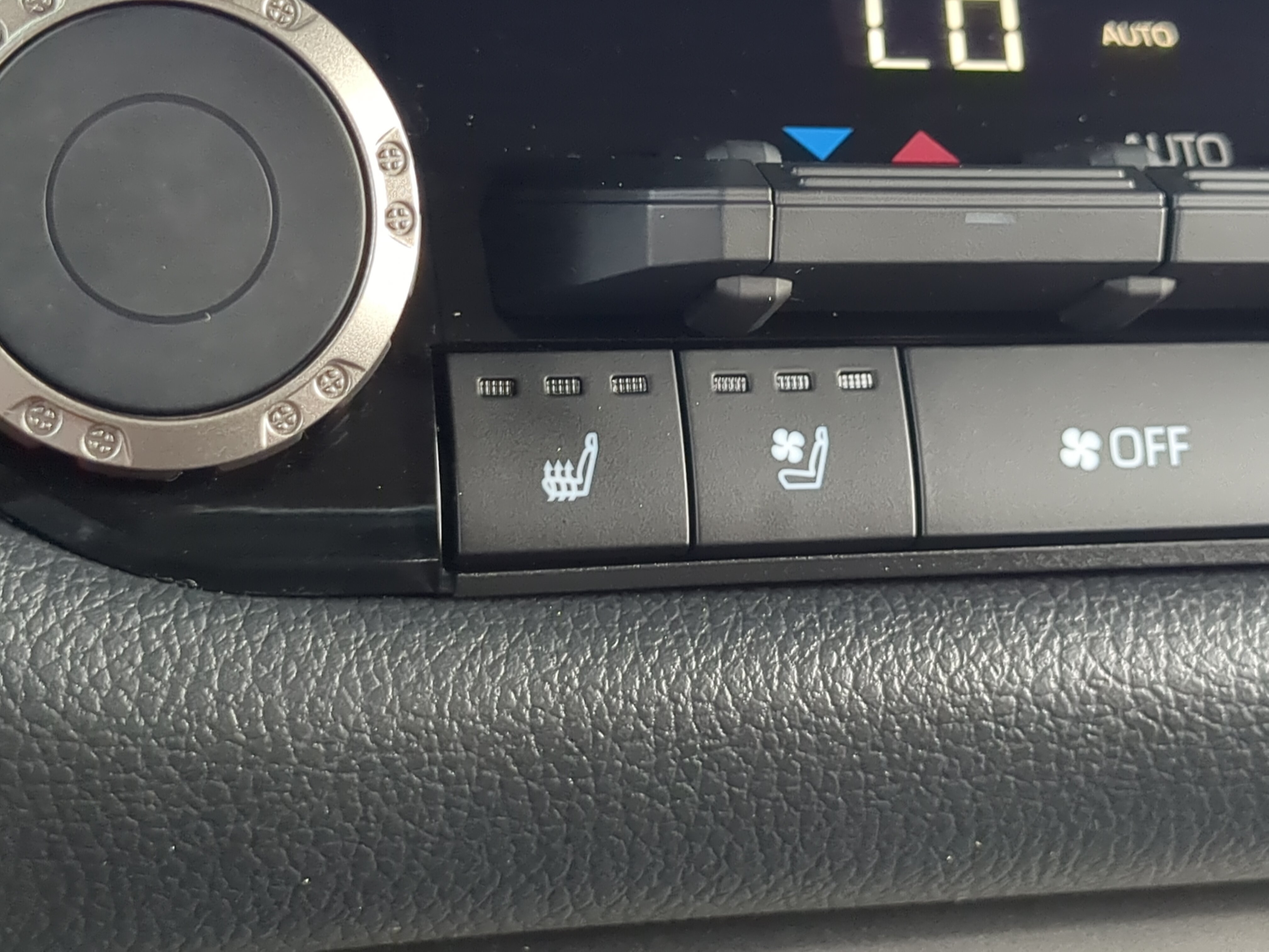 Used 2024 Toyota Tundra Limited w/ Power Package AWD/4WD image 22