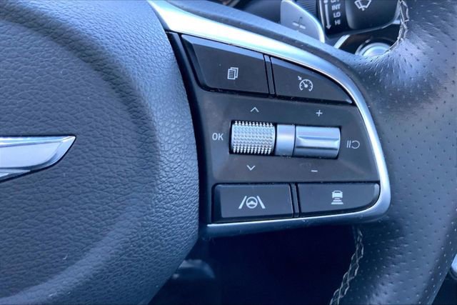 Used 2023 Genesis G70 2.0T image 18