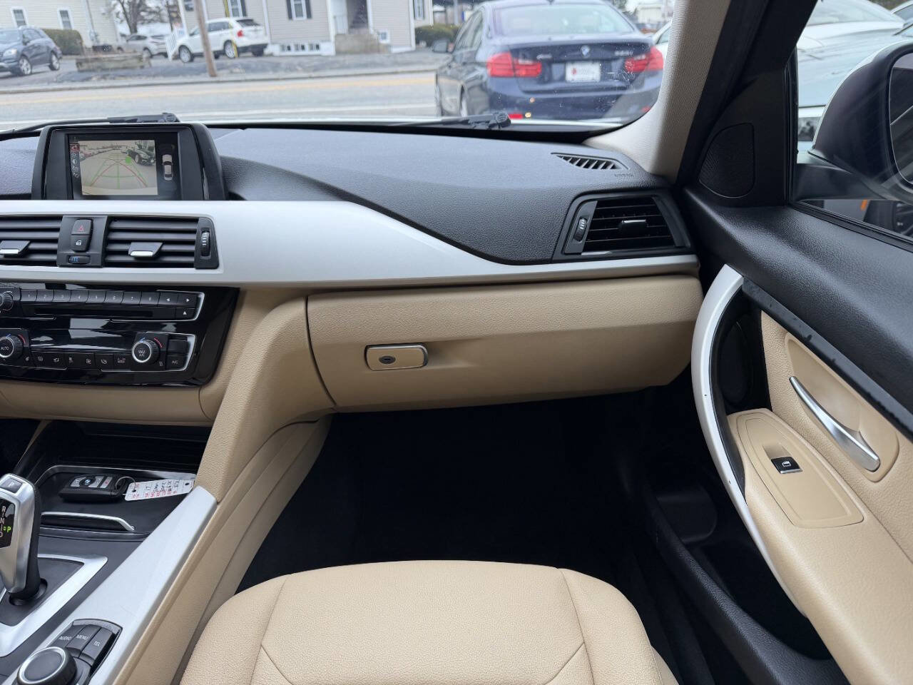 Used 2017 BMW 320i Sedan w/ Driver Assistance Package RWD image 23