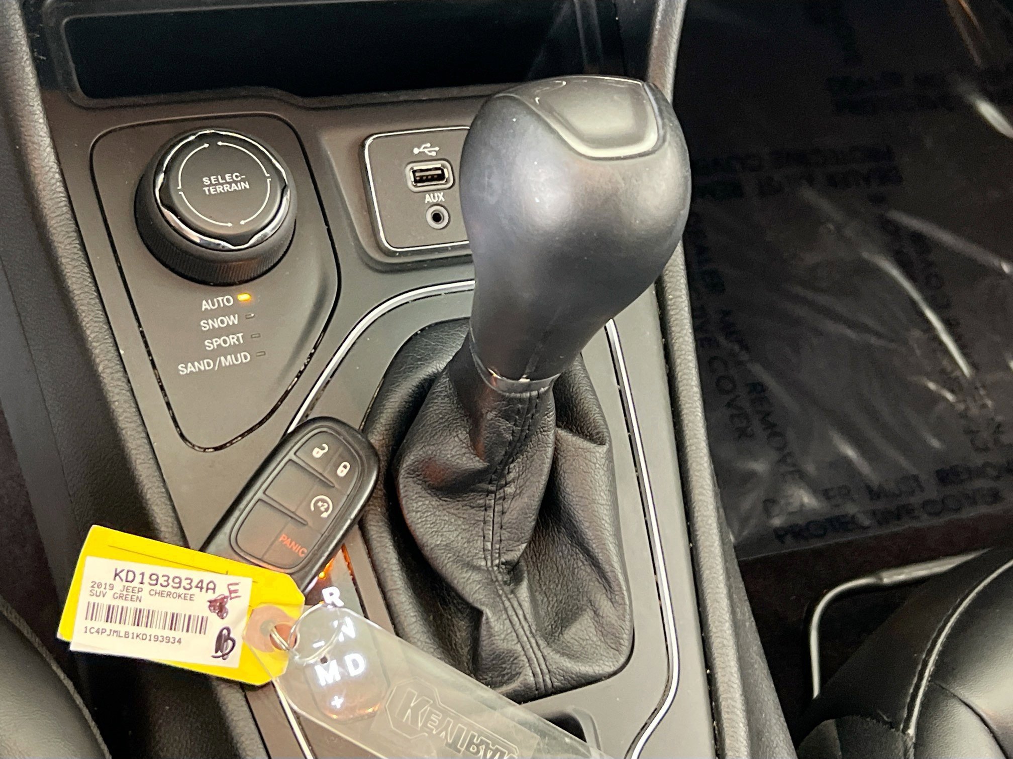 Used 2019 Jeep Cherokee Latitude Plus w/ Cold Weather Group image 16