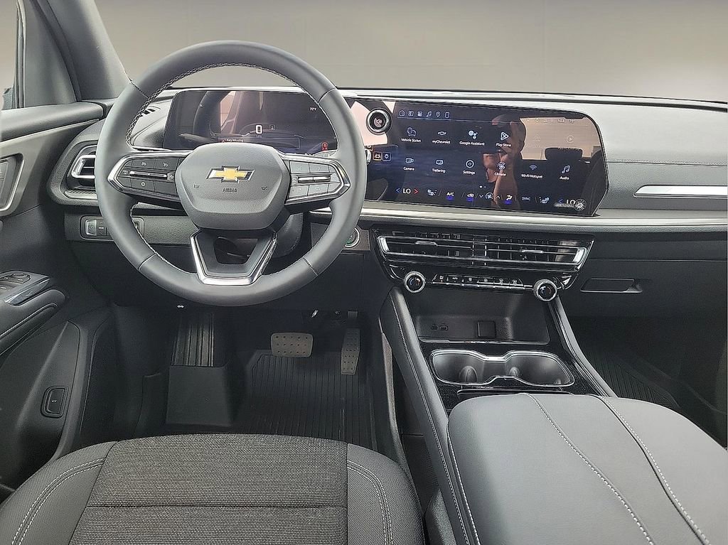 New 2026 Chevrolet Traverse LT w/ Sun and Wheel Package FWD image 10