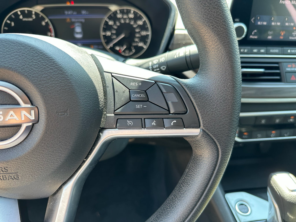 Used 2025 Nissan Altima 2.5 SV FWD image 18