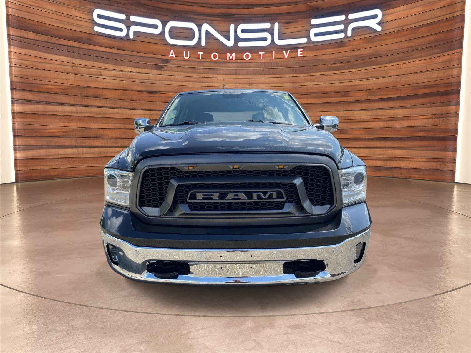 Used 2017 RAM 1500 Laramie w/ Convenience Group AWD/4WD image 9