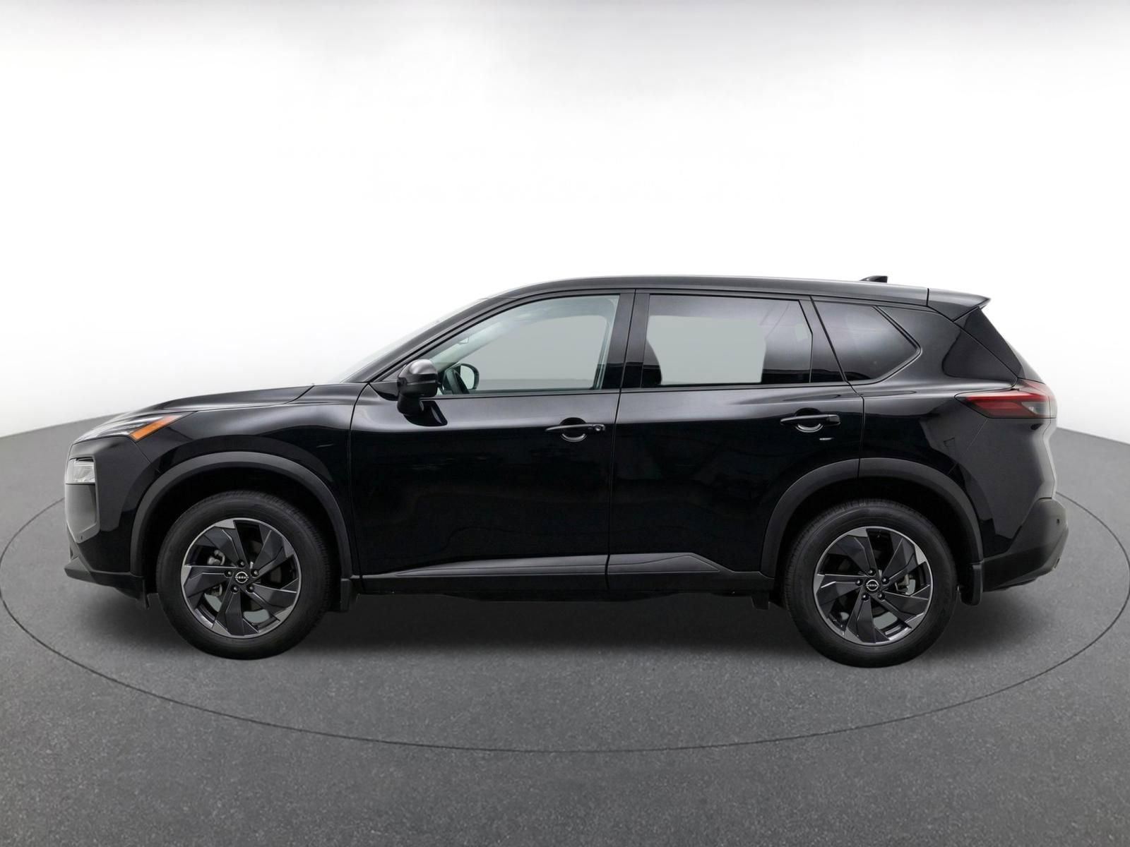 Used 2025 Nissan Rogue SV FWD image 4