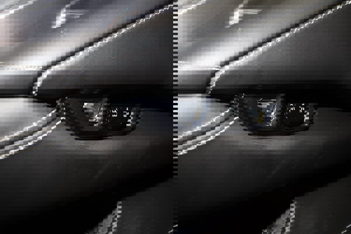 Used 2025 Chevrolet Corvette Stingray Premium Cpe w/ Stealth Interior Trim Package image 50