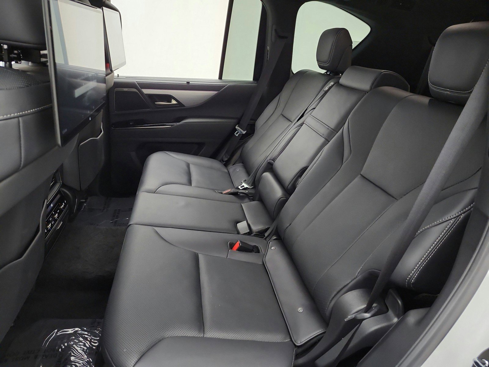Used 2025 Lexus LX 700h F Sport image 15