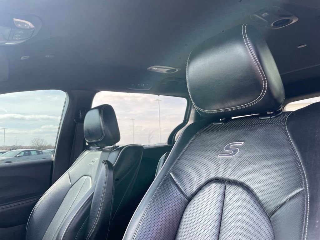 Used 2018 Chrysler Pacifica Limited w/ Advanced Safetytec Group image 20