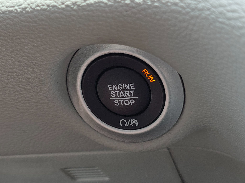 Used 2023 Chrysler Pacifica Touring-L AWD/4WD image 32