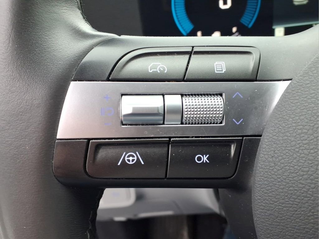 Used 2025 Hyundai Kona SEL image 19