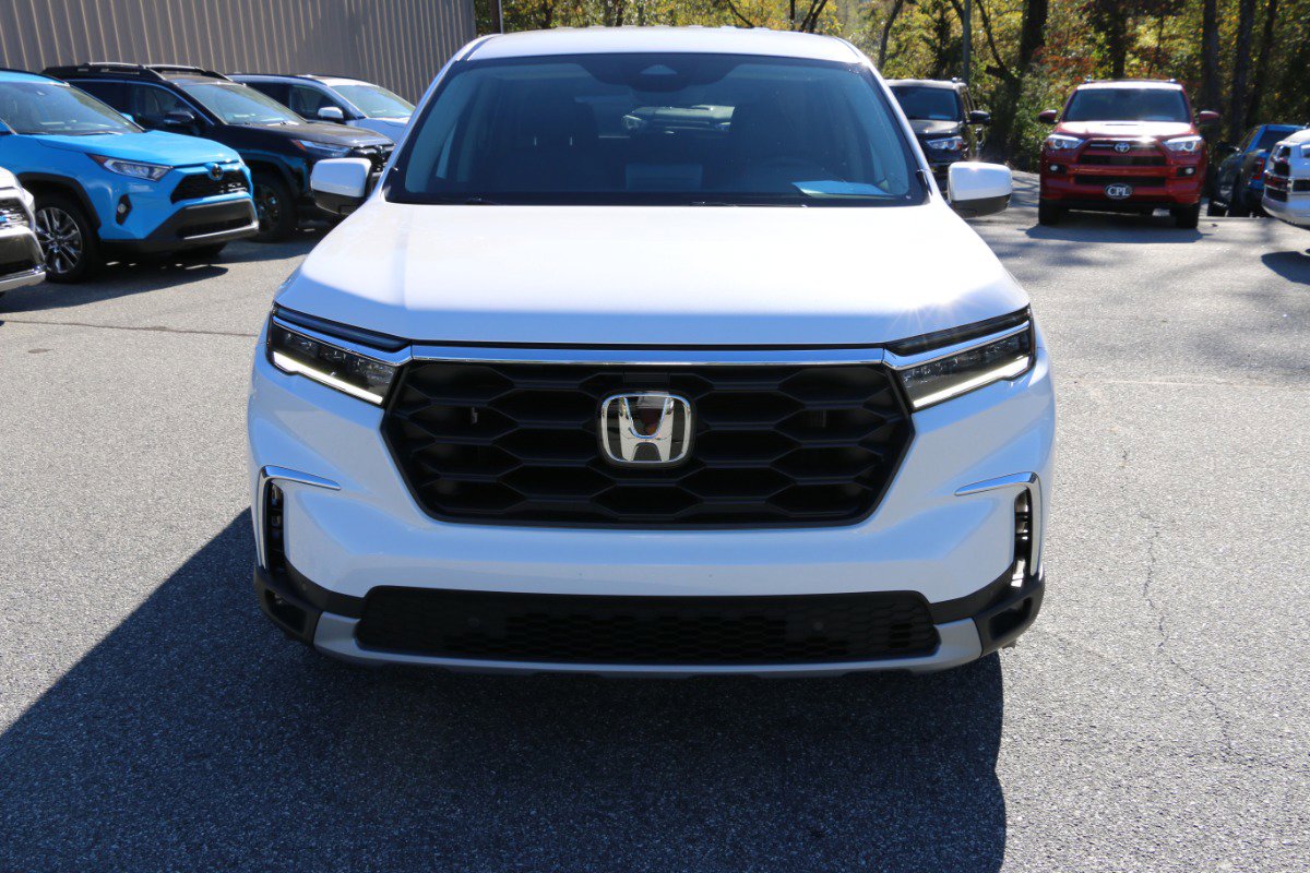 Used 2025 Honda Pilot EX-L image 11