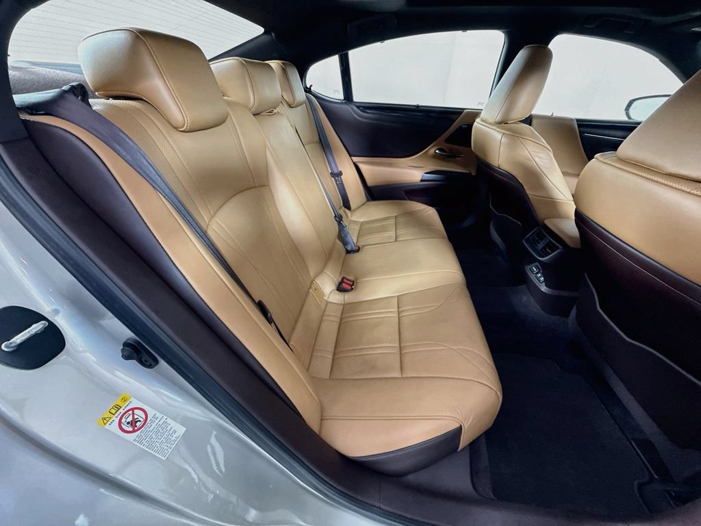 Used 2019 Lexus ES 350 Ultra Luxury w/ Accessory Package 2 FWD image 27