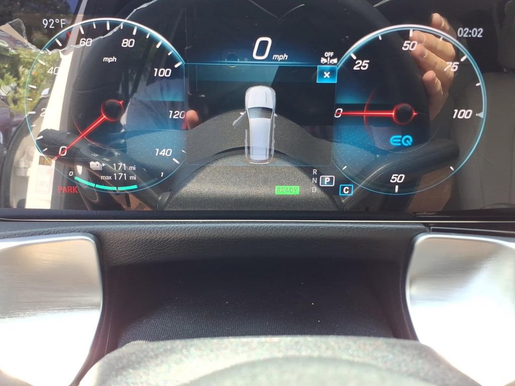 Used 2023 Mercedes-Benz EQB 300 4MATIC image 19