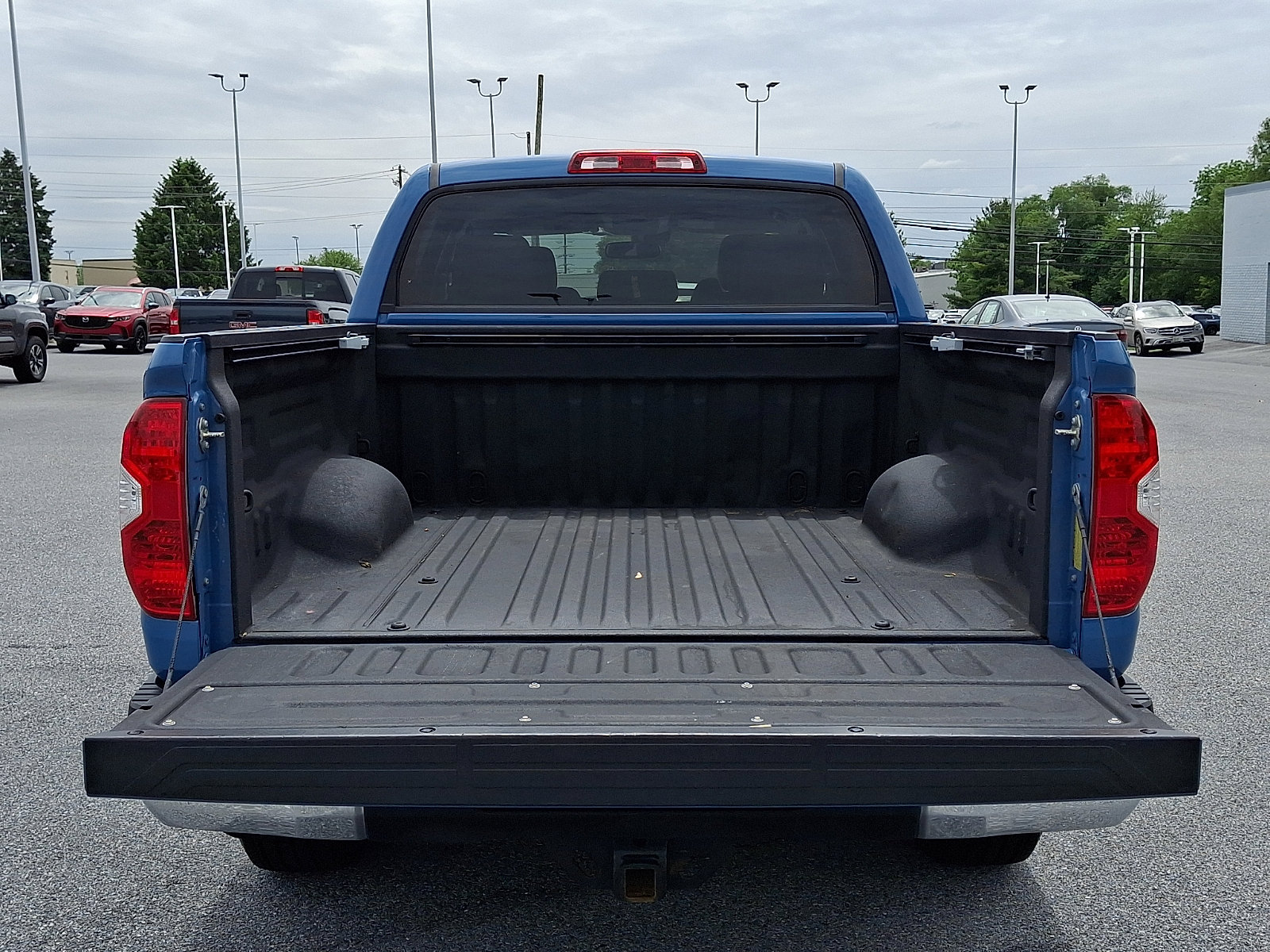 Used 2019 Toyota Tundra SR5 w/ SR5 Upgrade Package AWD/4WD image 28