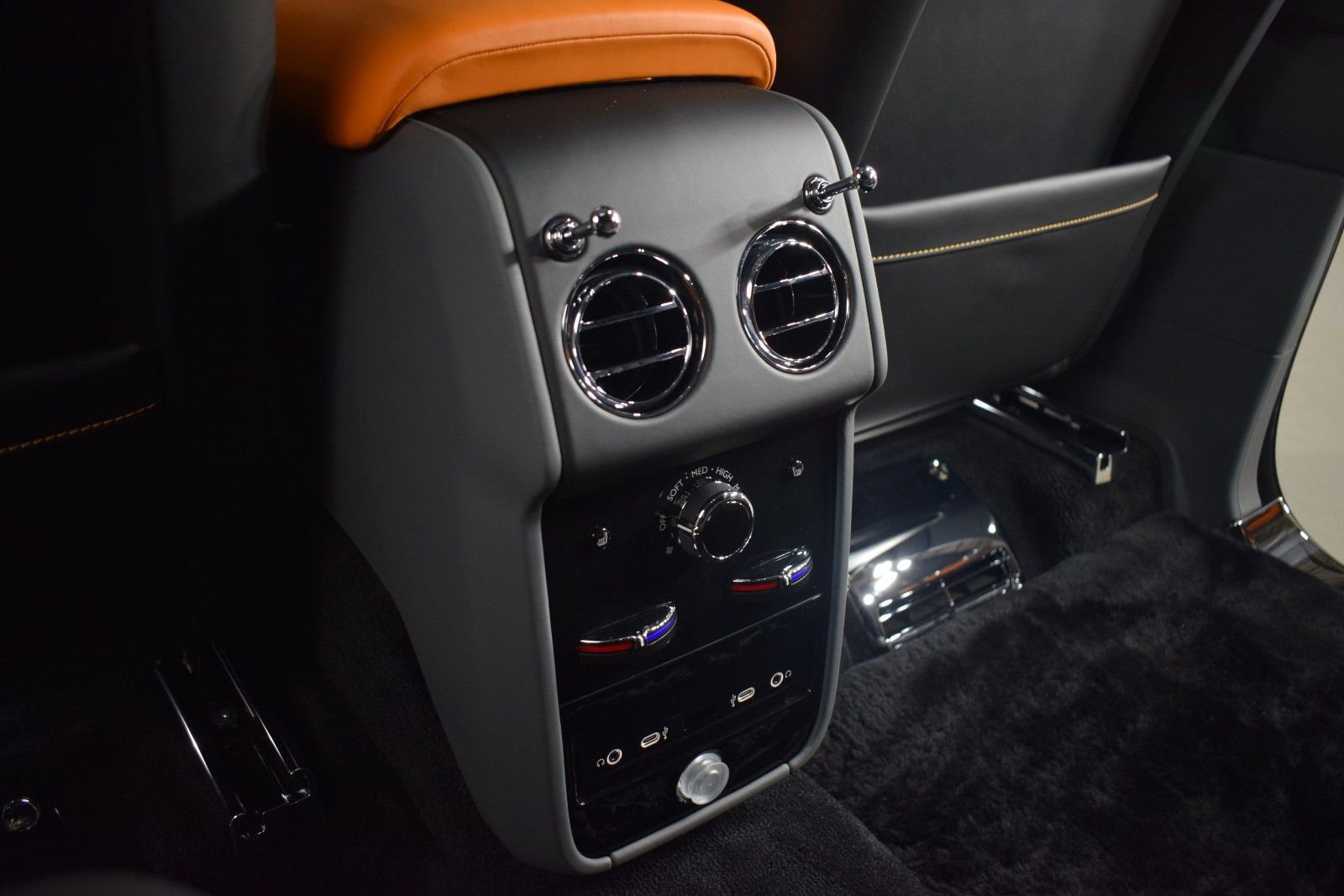 New 2026 Rolls-Royce Cullinan image 23