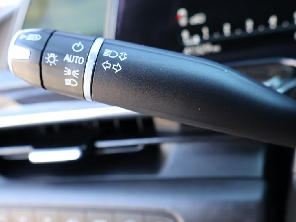 Used 2021 Cadillac Escalade Premium Luxury Platinum image 51