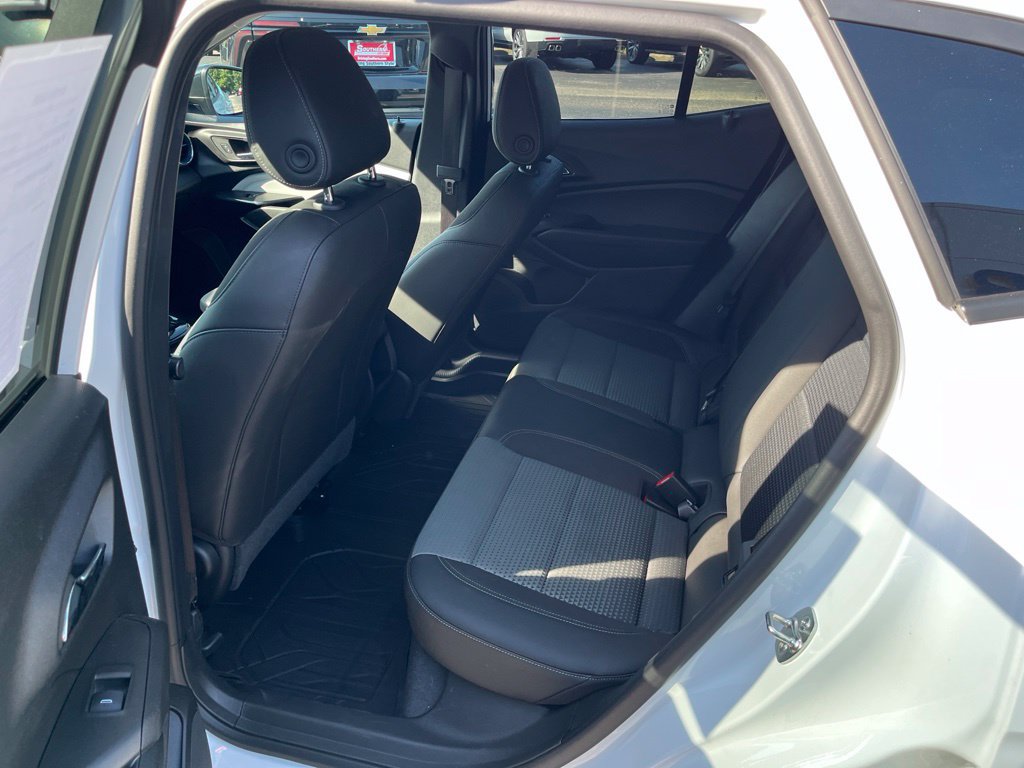 Used 2026 Chevrolet Trax LT w/ Midnight Edition FWD image 45