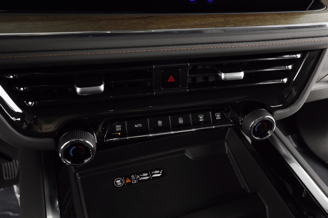 Used 2025 Chevrolet Tahoe High Country image 9