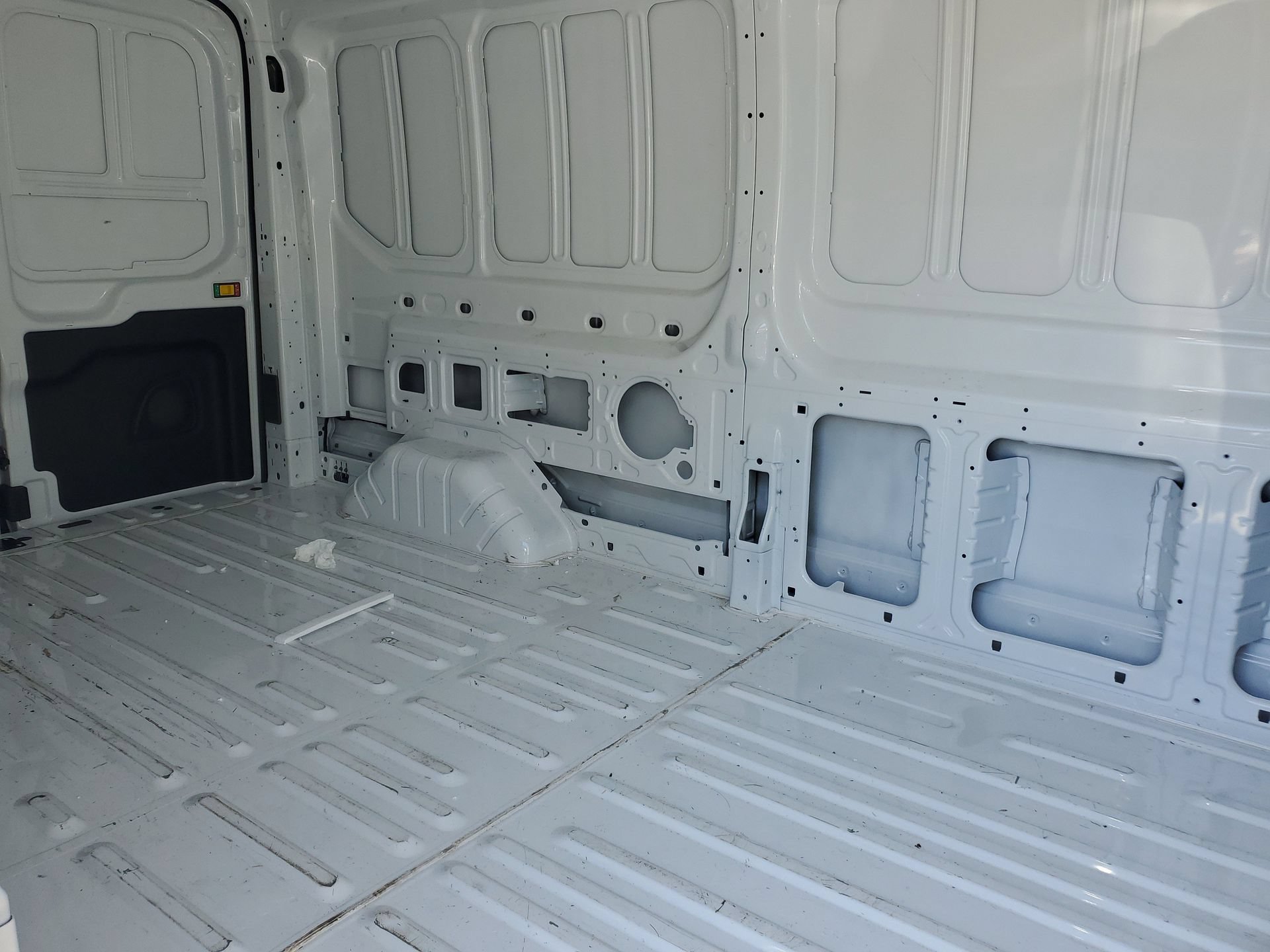 Used 2024 Ford Transit 250 148 Medium Roof RWD image 8