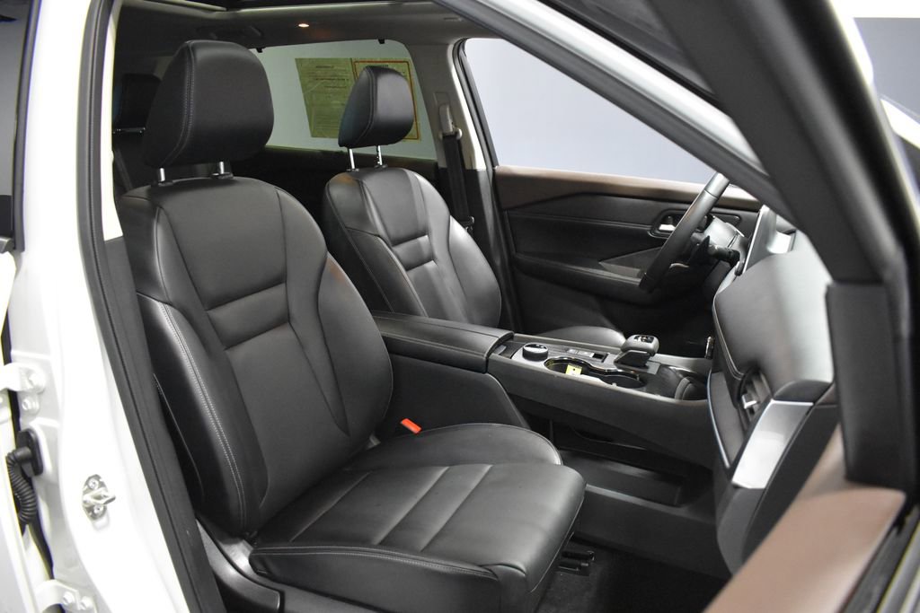 Certified 2023 Nissan Rogue SV w/ SV Premium B Package AWD/4WD image 14