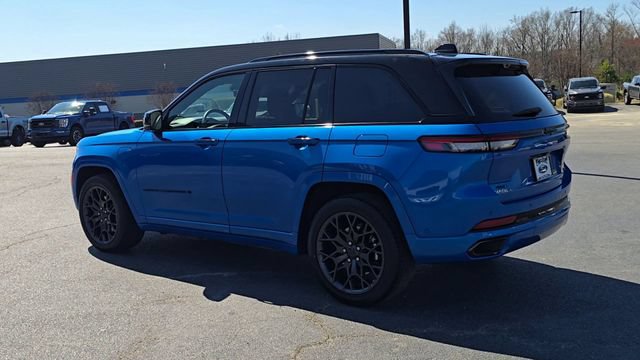 Used 2023 Jeep Grand Cherokee Summit AWD/4WD image 5