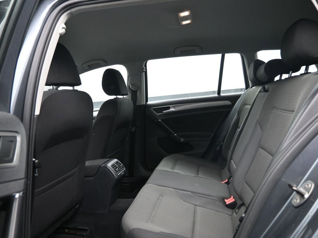 Used 2016 Volkswagen Golf S FWD image 22