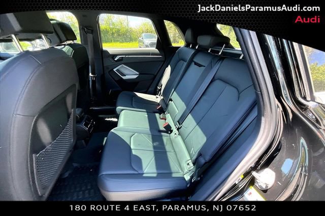 Used 2023 Audi Q3 2.0T Premium w/ Convenience Package AWD/4WD image 18