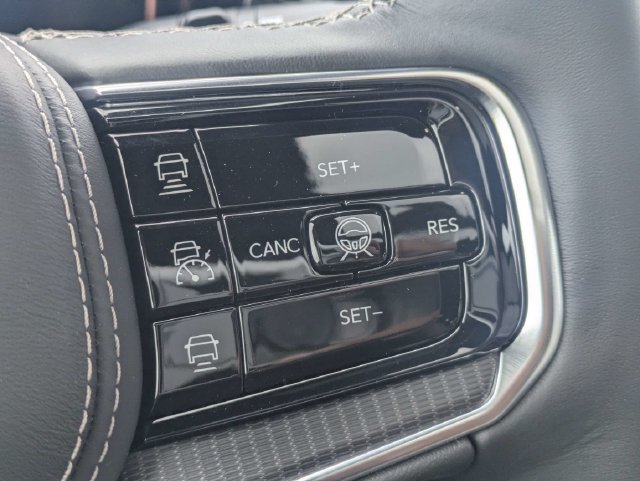 New 2026 Jeep Grand Wagoneer Summit w/ Rear Seat Video Group I AWD/4WD image 29