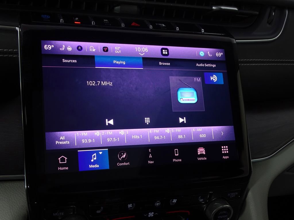 Used 2022 Jeep Grand Cherokee Overland image 36