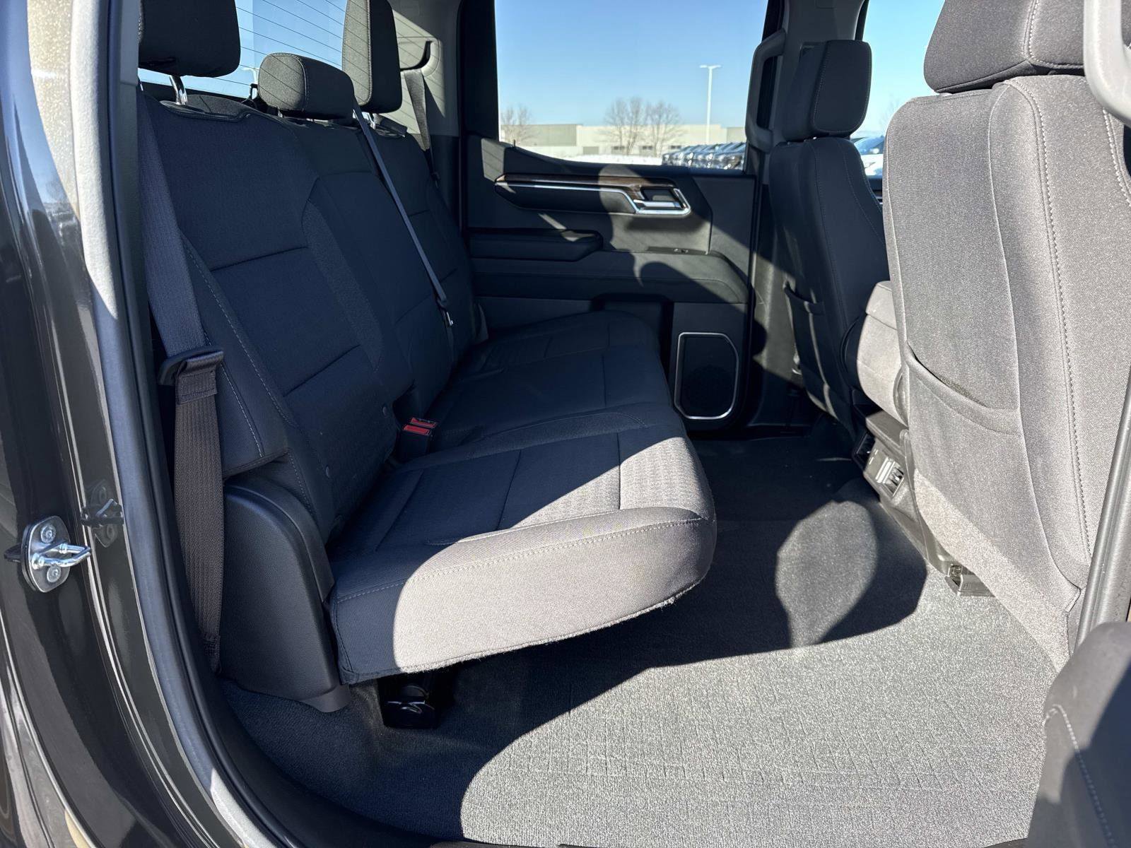 Used 2023 Chevrolet Silverado 1500 LT image 19