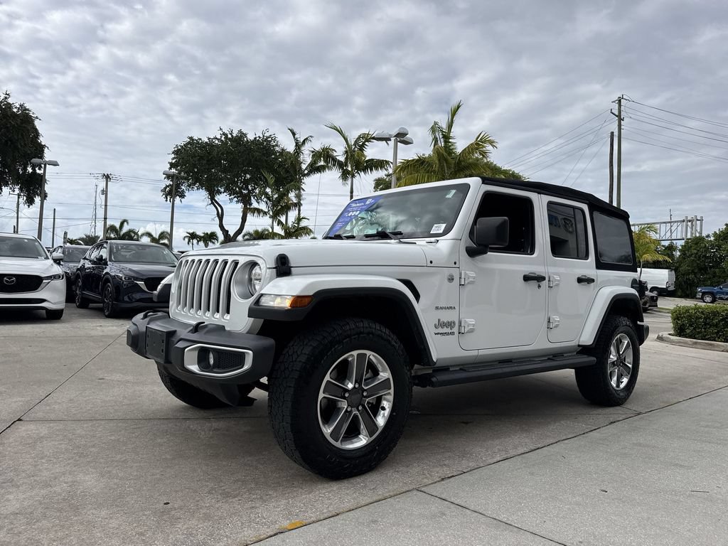 Used 2019 Jeep Wrangler Unlimited Sahara w/ Dual Top Group AWD/4WD image 28