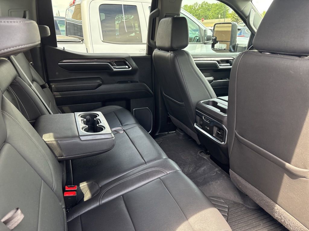 Used 2024 Chevrolet Silverado 1500 LTZ AWD/4WD image 5