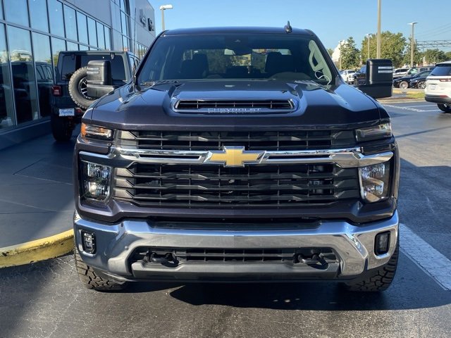 Used 2024 Chevrolet Silverado 2500 LT w/ Convenience Package image 3