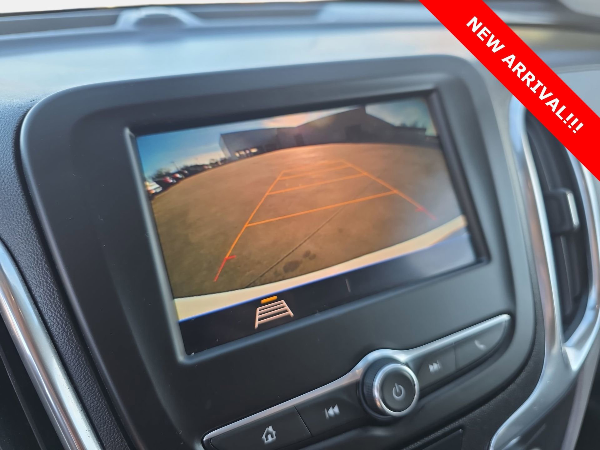 Used 2020 Chevrolet Equinox LS w/ LS Convenience Package image 22