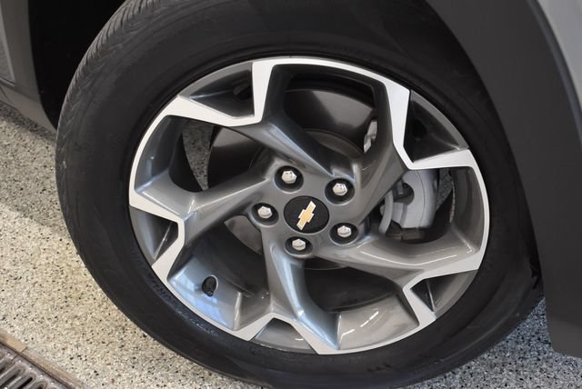 Used 2025 Chevrolet Trax LT w/ LT Convenience Package FWD image 29