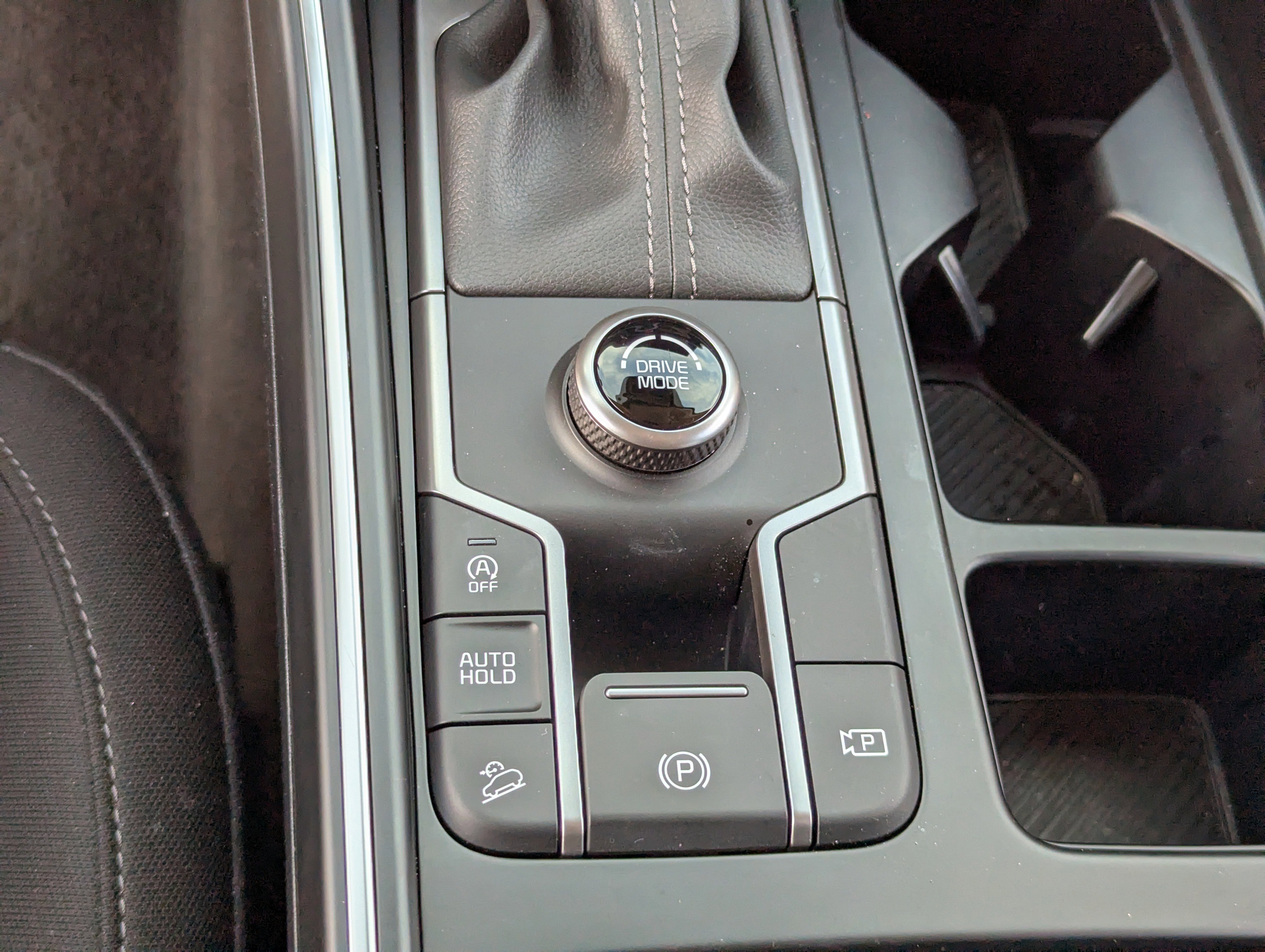 Certified 2025 Kia Sorento LX image 29