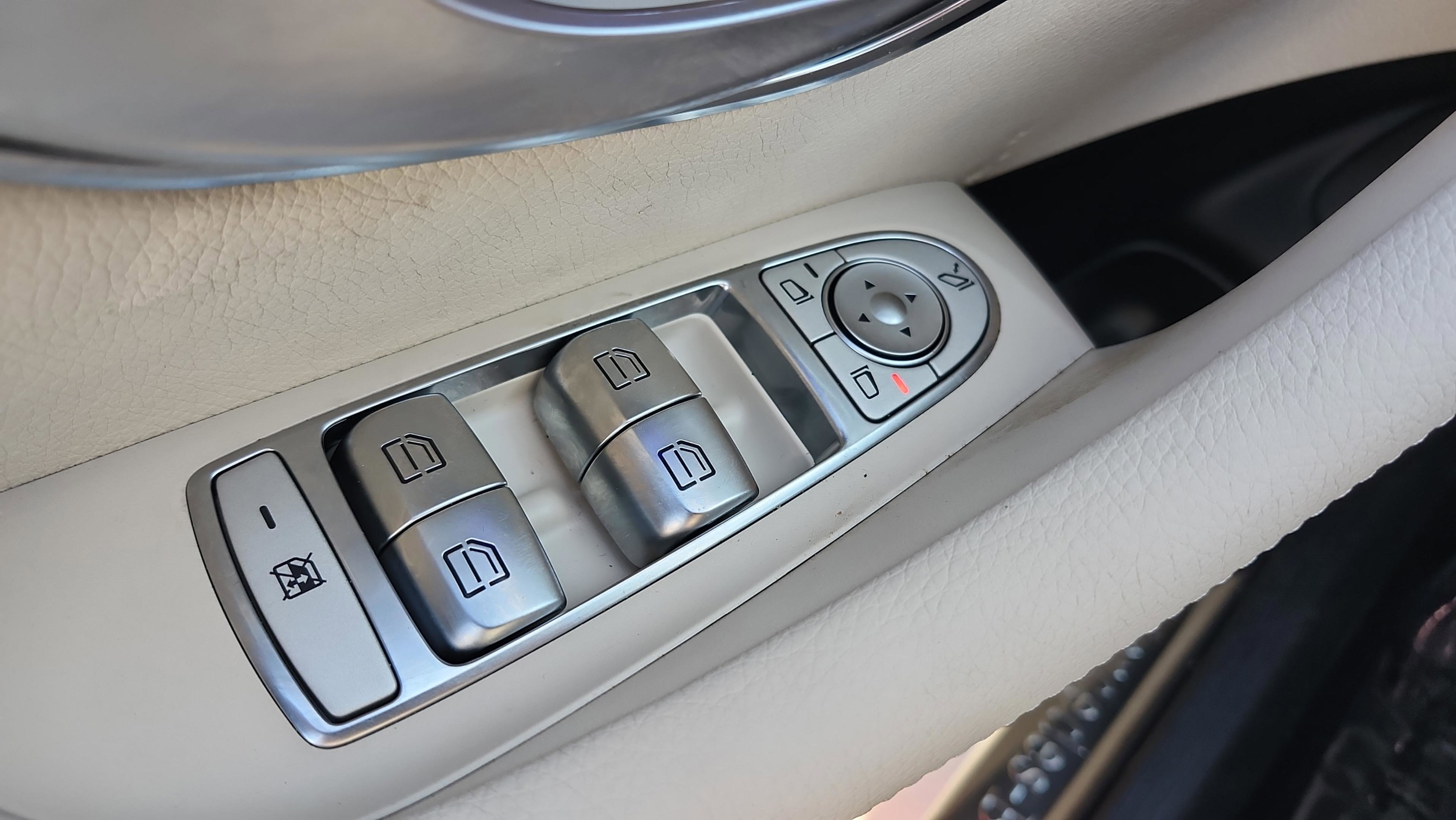 Used 2018 Mercedes-Benz E 300 image 31