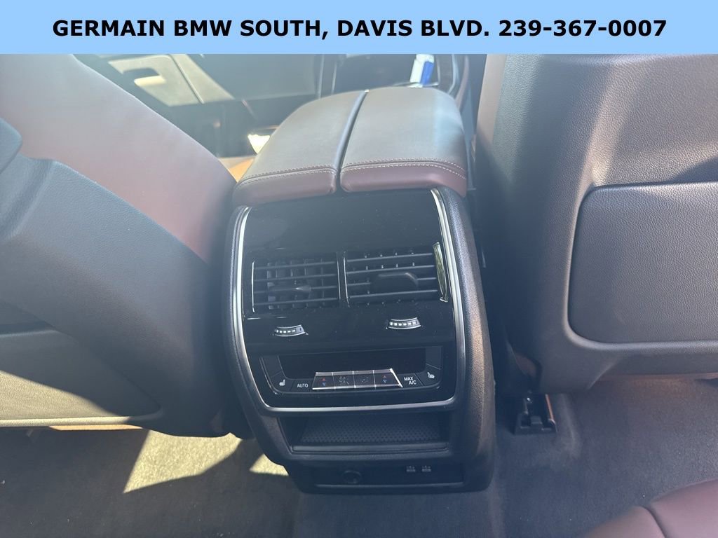 Used 2025 BMW X7 M60i image 27