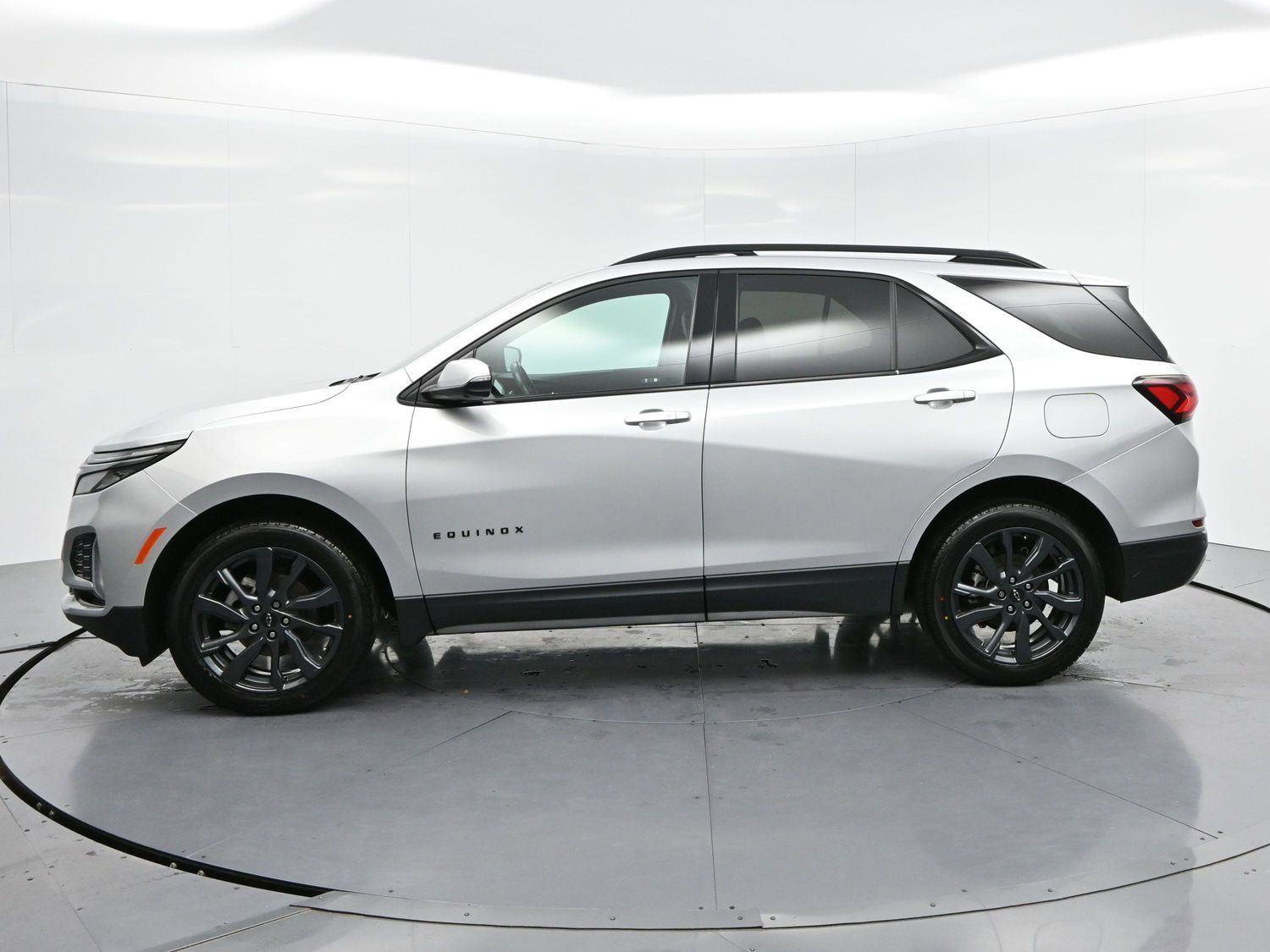 Used 2022 Chevrolet Equinox RS w/ Infotainment Package AWD/4WD image 4