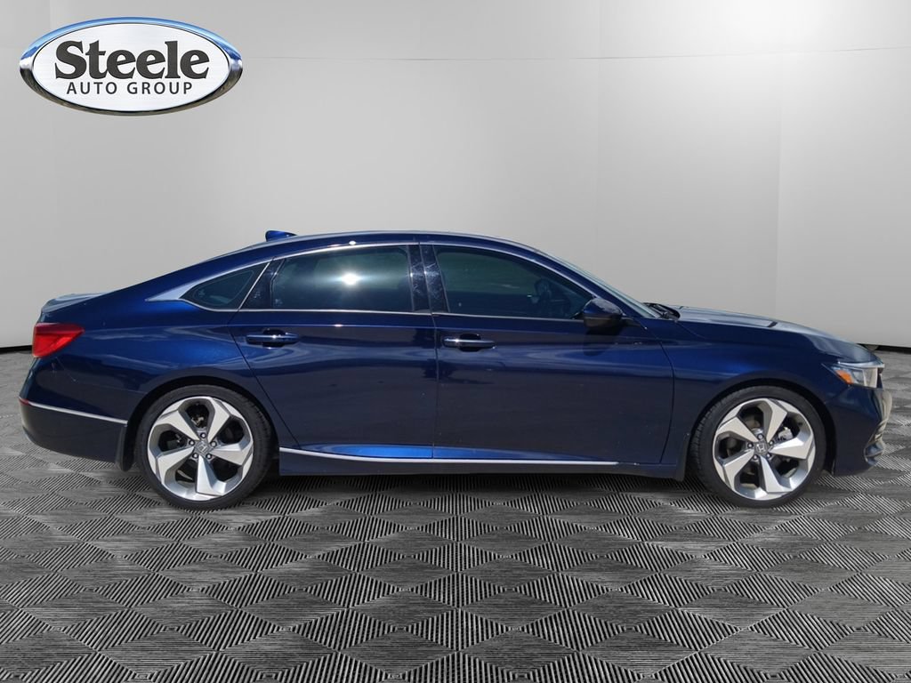 Used 2018 Honda Accord Touring image 4