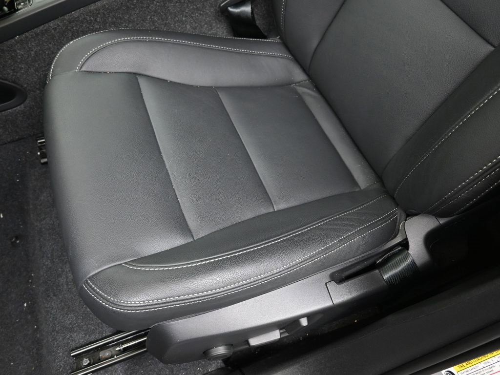 Certified 2025 Volvo XC40 B5 Core image 22