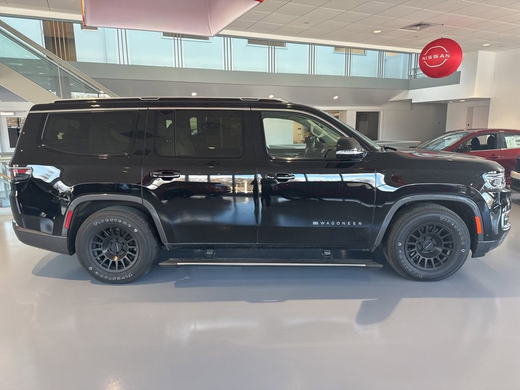 Used 2022 Jeep Wagoneer Series III w/ Premium Group I image 4